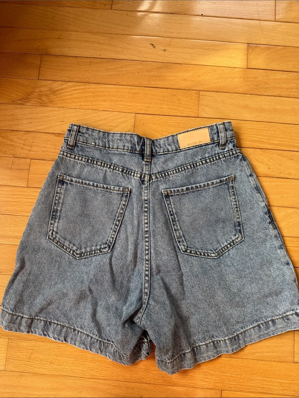 MNG denim Regina high rise 5” pleated front shorts - 4